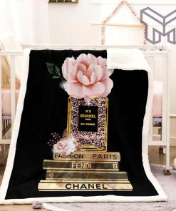 Chanel Perfume Logo Luxury Brand Premium Blanket Fleece Living Room Luxury Blanket For Home