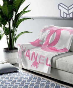 Chanel Pink Logo Fashion Luxury Brand Premium Blanket Fleece Living Room Luxury Blanket For Home