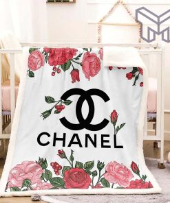 Chanel Roses Logo Luxury Brand Premium Blanket Fleece Living Room Luxury Blanket For Home