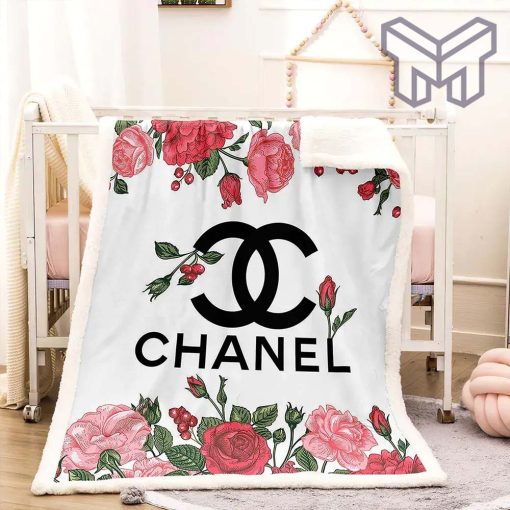 Chanel Roses Logo Luxury Brand Premium Blanket Fleece Living Room Luxury Blanket For Home