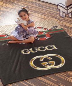 Gucci snake vip luxury brand logo premium blanket fleece thin blanket to keep warm