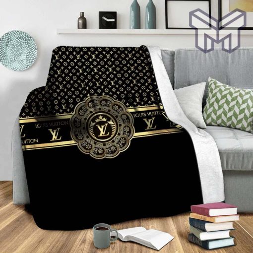 Louis vuitton golden logo pattern luxury brand premium quilt blanket fleece hot 2023 for home decor