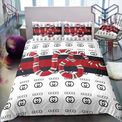 Gucci Bedding Set, Gucci Snake Fashion Logo Luxury Brand Bedding Set Home Decor