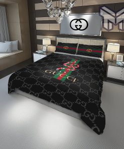 Gucci Bedding Set, Gucci Snake Fashion Logo Luxury Brand Premium Bedding Set Home Decor