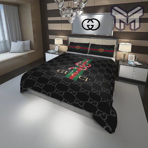 Gucci Bedding Set, Gucci Snake Fashion Logo Luxury Brand Premium Bedding Set Home Decor