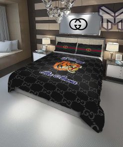 Gucci Bedding Set, Gucci Tiger Fashion Logo Luxury Brand Premium Bedding Set Home Decor