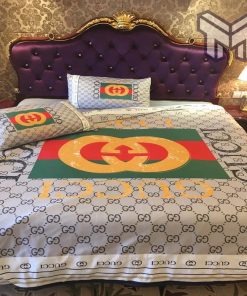 Gucci Bedding Set, Gucci Golden Logo Luxury Brand Bedding Set Bedspread Duvet Cover Set Home Decor