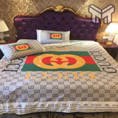 Gucci Bedding Set, Gucci Golden Logo Luxury Brand Bedding Set Bedspread Duvet Cover Set Home Decor