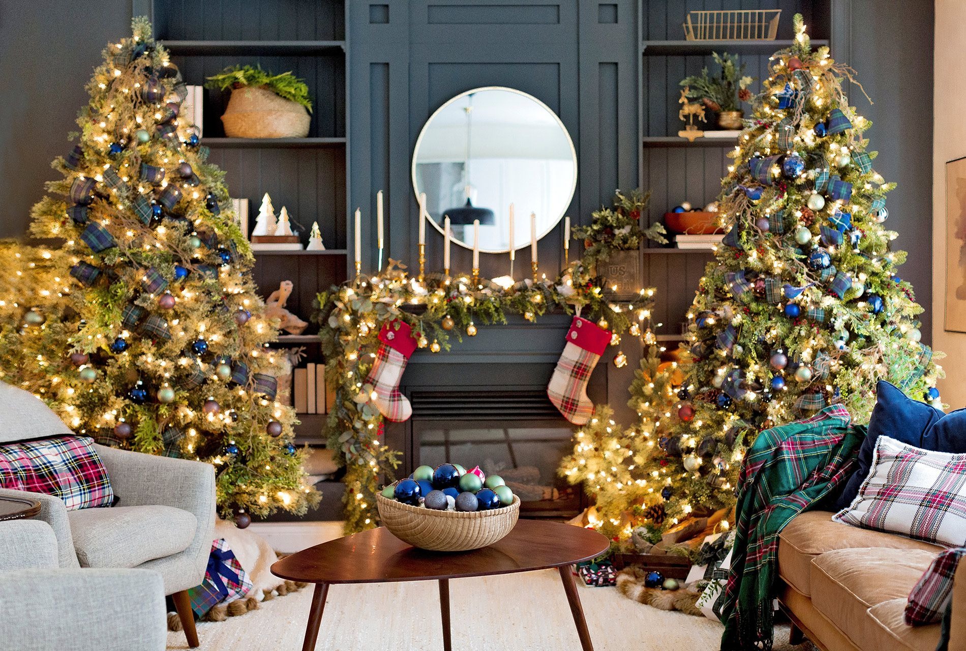 Turn Heads this Holiday Season: Outdoor Christmas Decorations Inspired by Fashion Trends