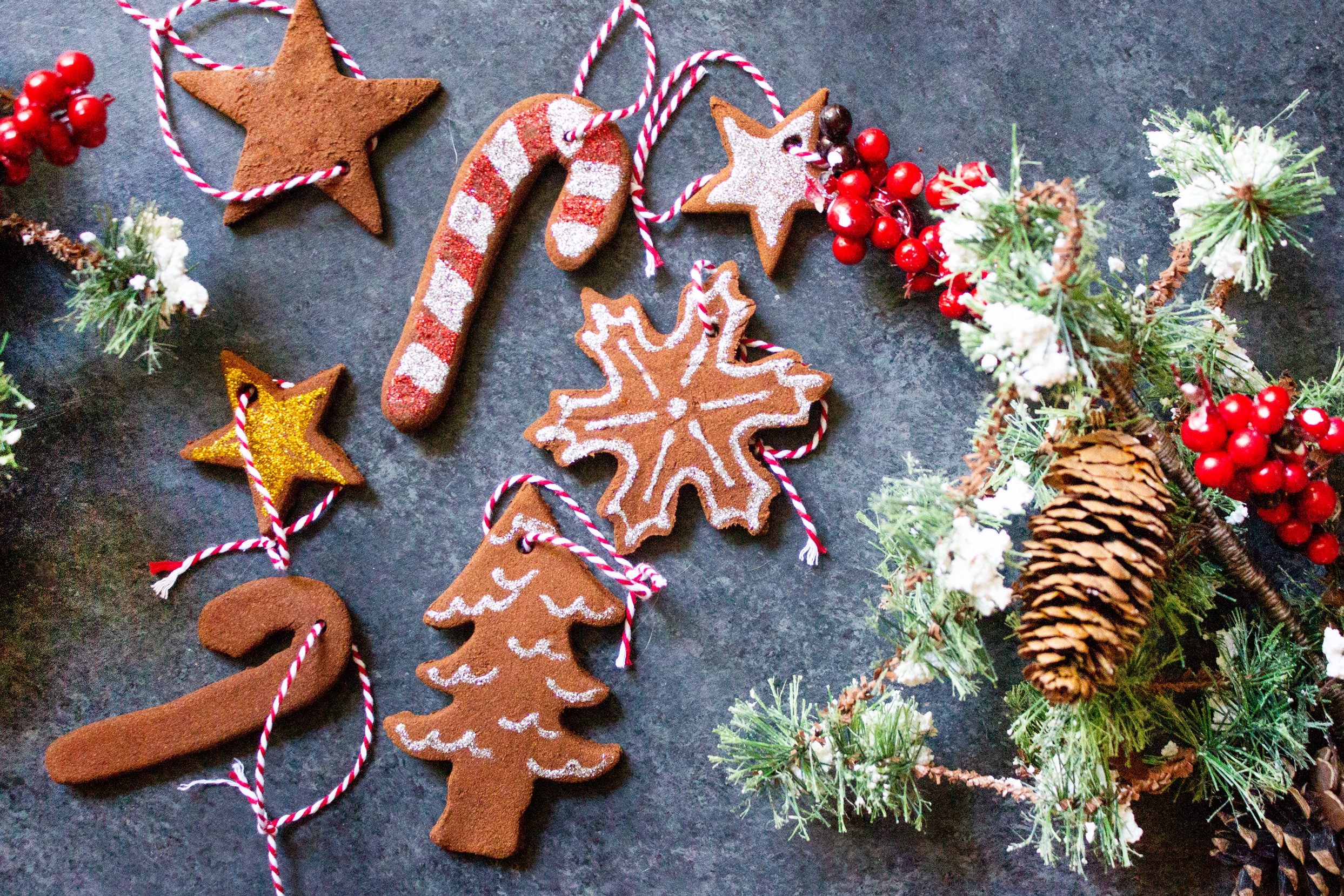 15 Must-Have Outdoor Christmas Decorations for Fashionable Clothes Enthusiasts