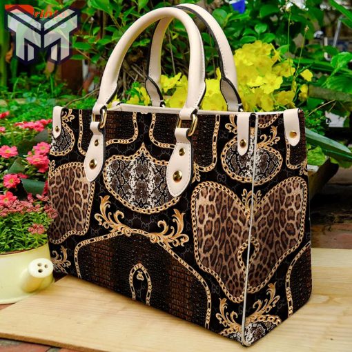 Gucci snakes handbag luxury brand for beauty